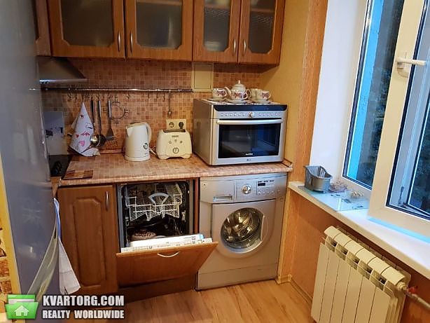 Rent out 3-room apartment. Киев,  Строителей — photo 2