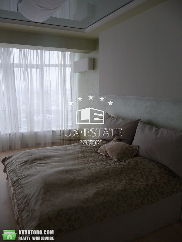 Rent out 3-room apartment. Киев,  Сечевых Стрельцов — photo 2
