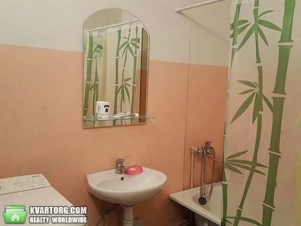 Rent out 2-room apartment. Киев,  Трутенко — photo 3