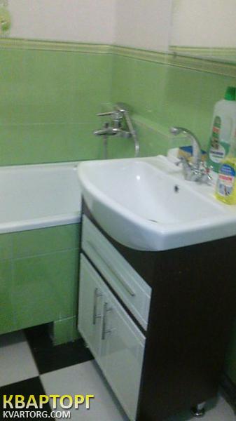Rent out 2-room apartment. Киев, Вишняковская — photo 8