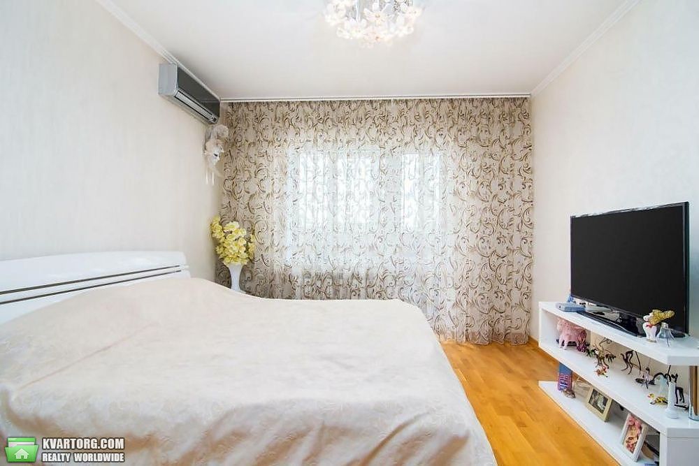 Sell 3-room apartment. Киев,  Лайоша Гавро — photo 3