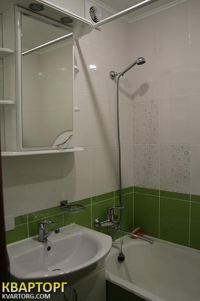 Rent out 2-room apartment. Киев,  Героев Днепра — photo 9