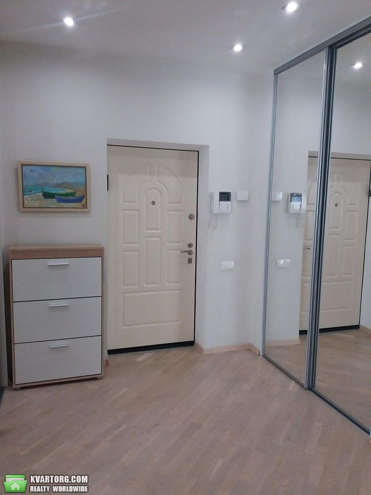Rent out 3-room apartment. Киев,  Щекавицкая — photo 10