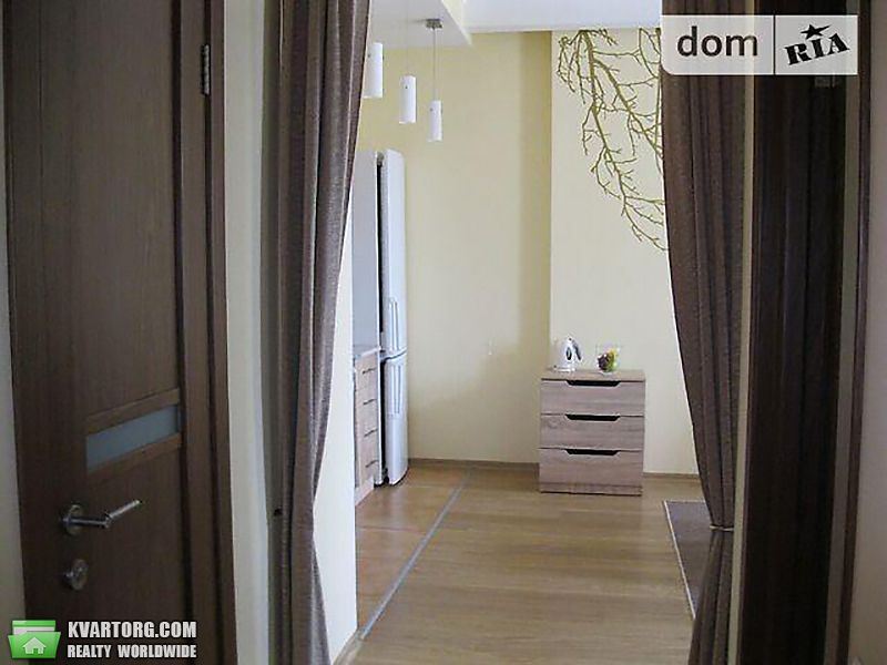 Sell 3-room apartment. Киев,  Богомольца — photo 8