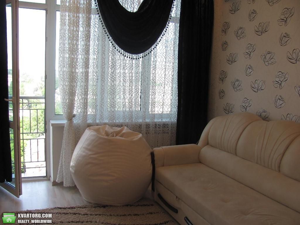 Rent out 2-room apartment. Киев,  Белорусская — photo 2