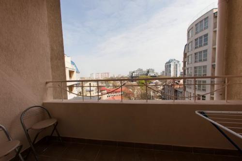 Rent out 3-room apartment. Одесса, Французский бульвар — photo 2