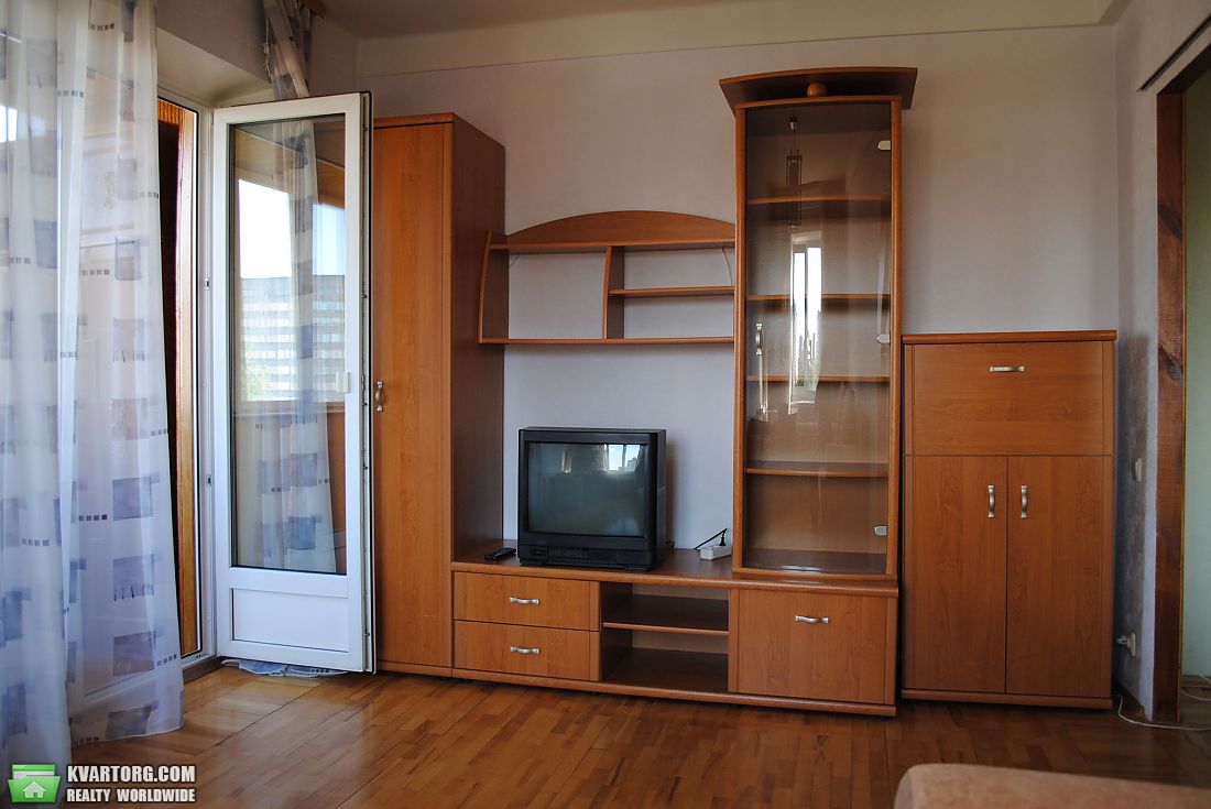 Rent out 3-room apartment. Киев, Полеханова — photo 7