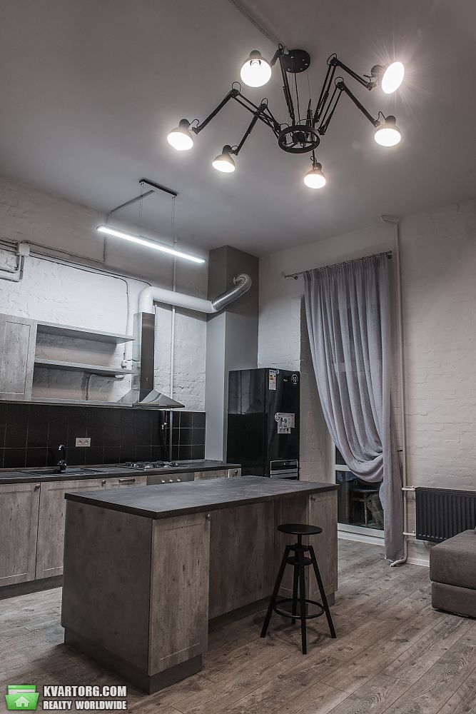 Rent out 2-room apartment. Киев, Бассейная — photo 1