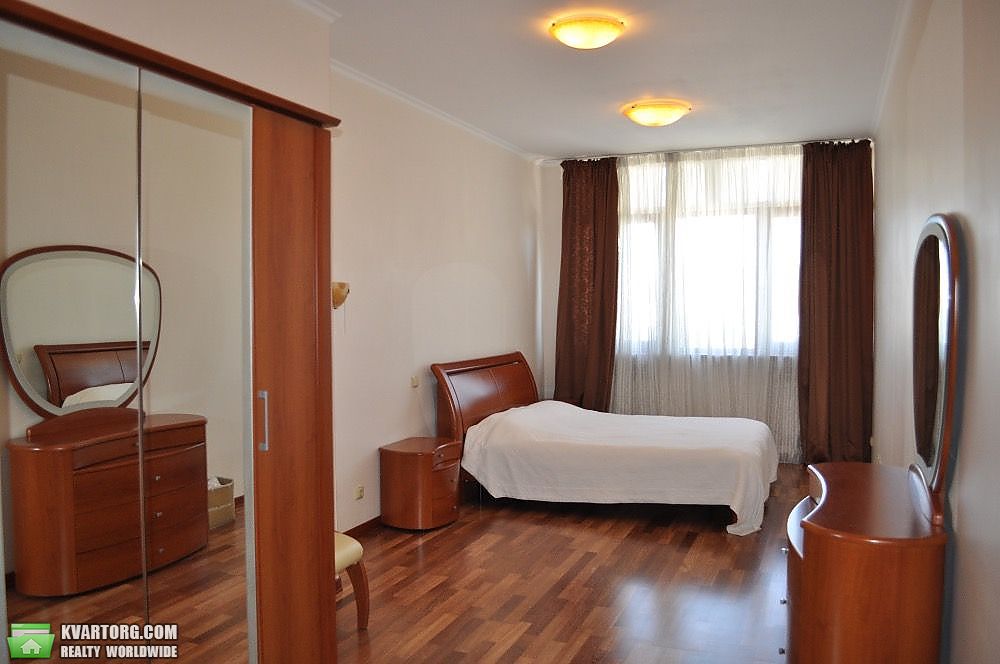 Rent out 4-room apartment. Киев,  Саксаганского — photo 5