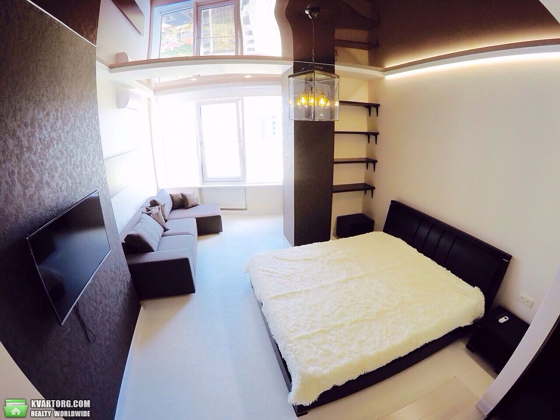 Rent out 3-room apartment. Одесса, Генуэзская — photo 1