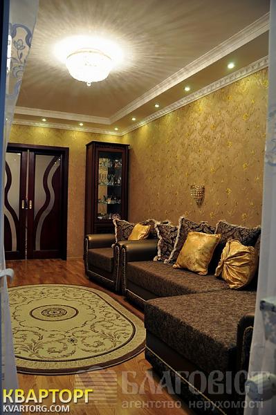 Sell 3-room apartment. Киев,  Урловская — photo 1