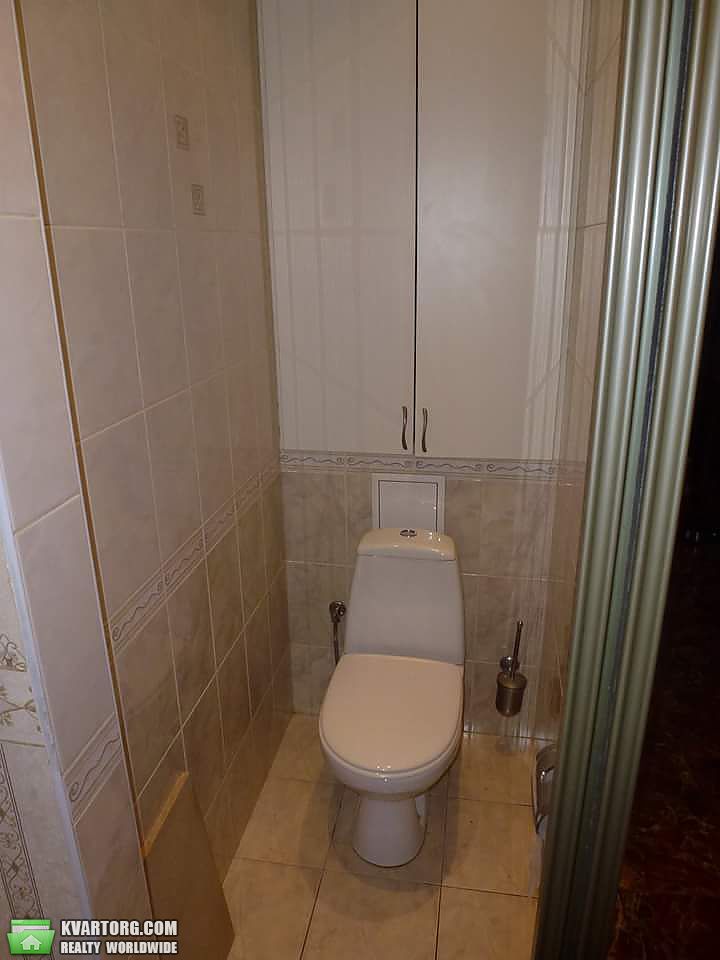 Rent out 2-room apartment. Киев,  Якира — photo 8