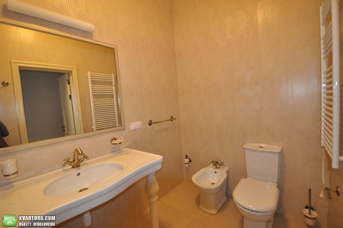 Rent out 3-room apartment. Киев,  Дмитриевская — photo 9