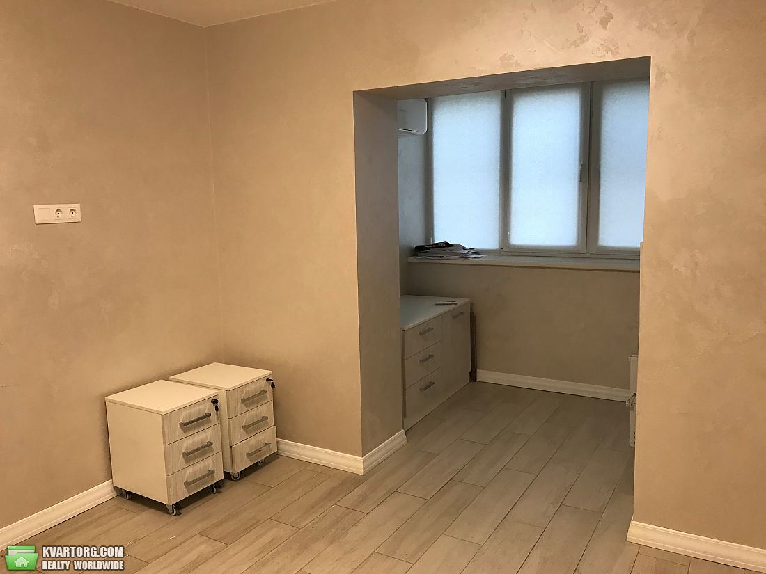 Sell office. Киев,  Миропольская — photo 1