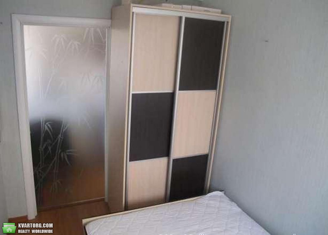 Sell 3-room apartment. Киев,  Метростроевская — photo 1