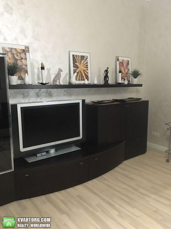 Rent out 2-room apartment. Киев,  Институтская — photo 2