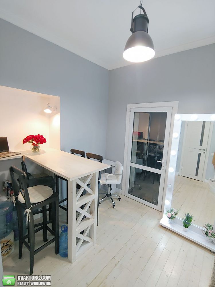 Sell 2-room apartment. Киев,  Волынская — photo 2