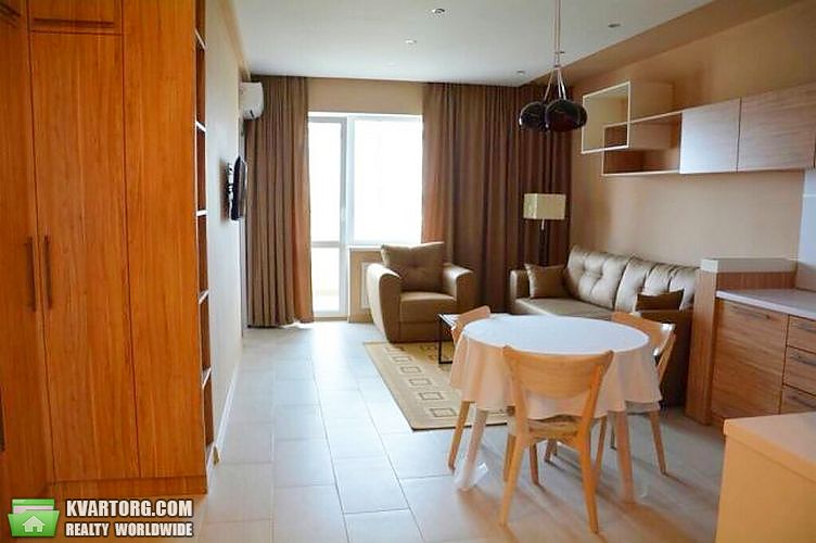 Rent out 2-room apartment. Киев,  Дегтяревская — photo 1