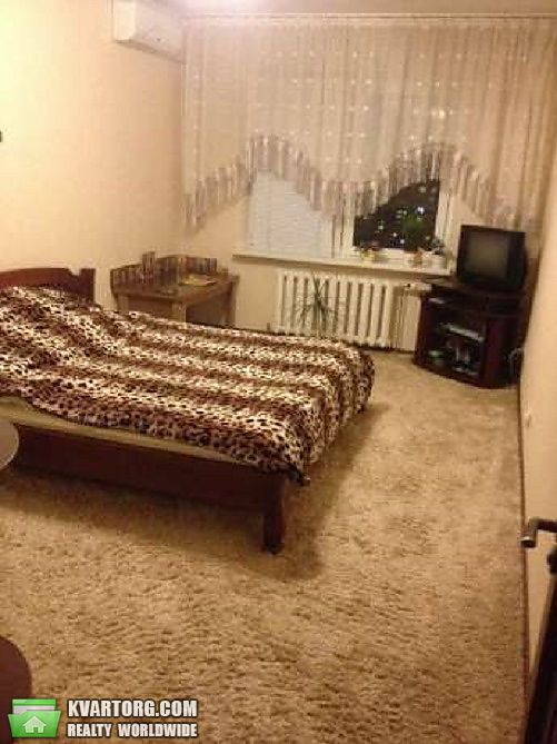 Sell 3-room apartment. Киев,  Урловская — photo 1