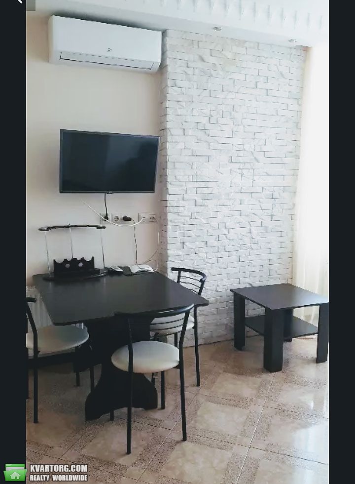 Rent out 2-room apartment. Киев,  Гмыри — photo 1