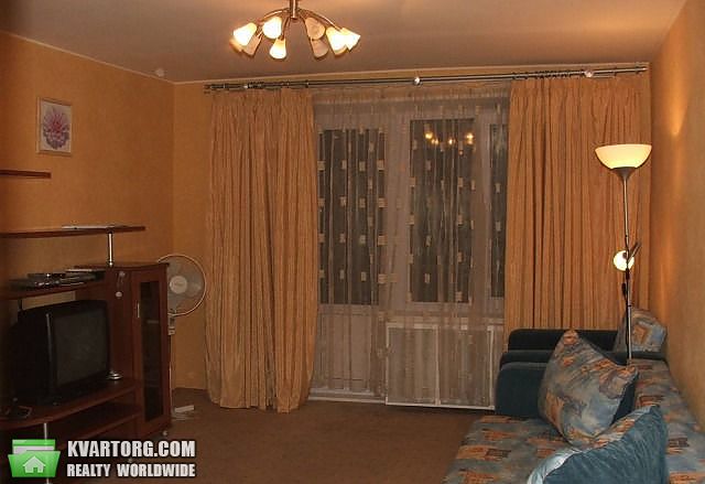 Rent out 2-room apartment. Киев, Раисы Окипной — photo 1