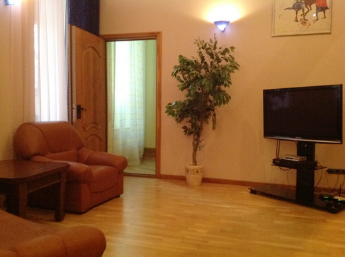 Rent out 2-room apartment. Киев, красноармейская — photo 1