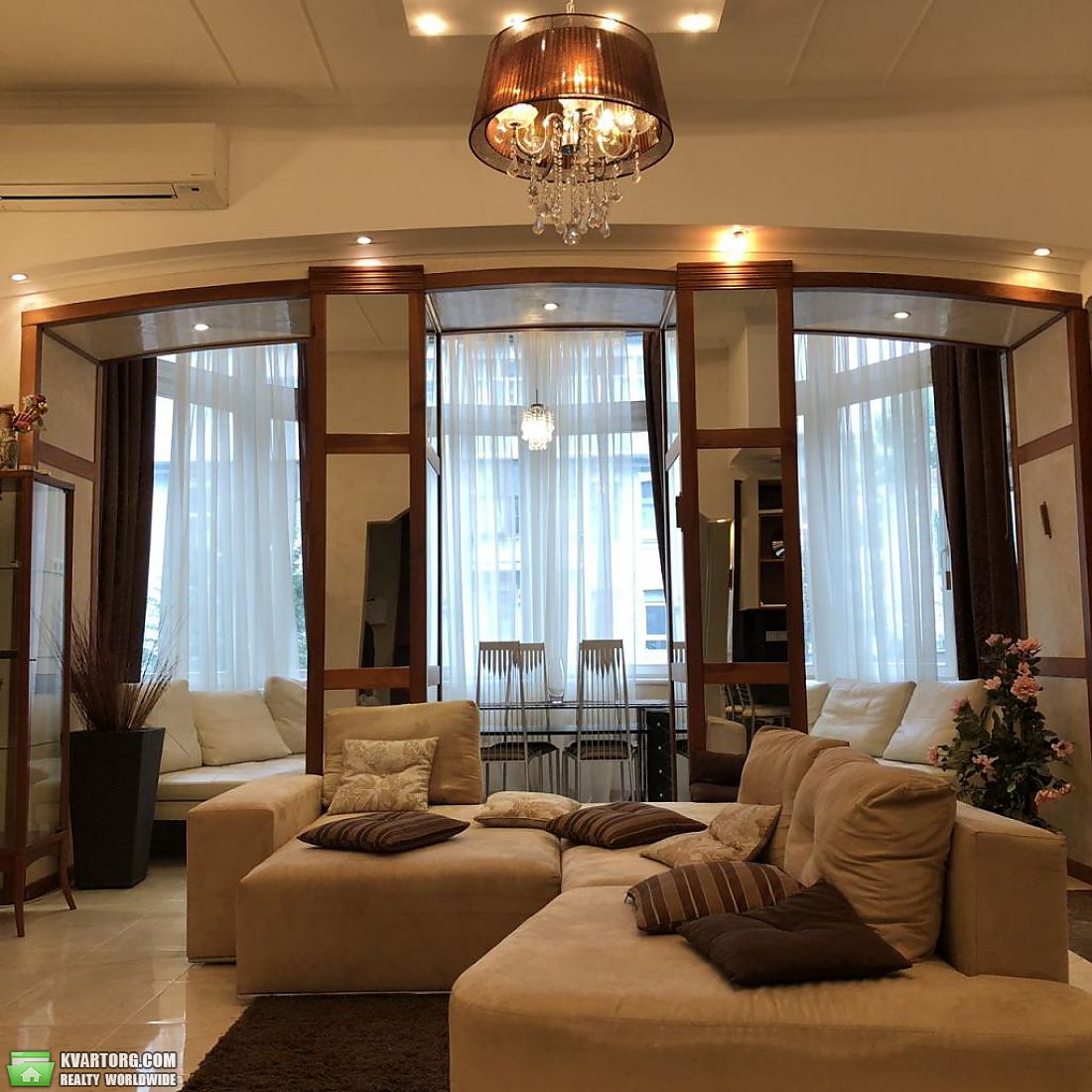 Rent out 3-room apartment. Киев,  Сечевых Стрельцов — photo 2