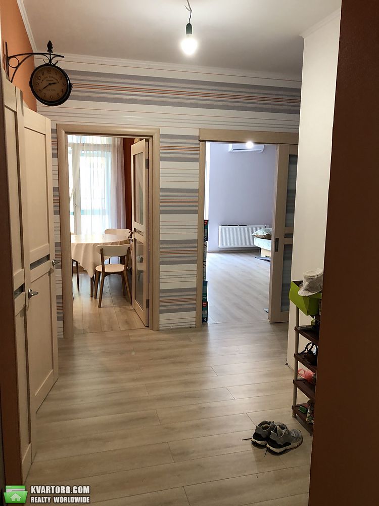 Rent out 3-room apartment. Киев, Регенераторная — photo 1