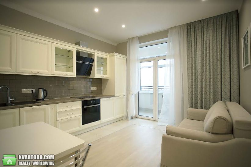 Rent out 2-room apartment. Киев, Гоголевская — photo 3