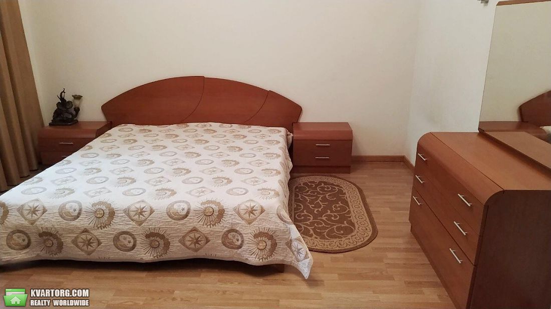 Rent out 3-room apartment. Киев,  Воровского — photo 2
