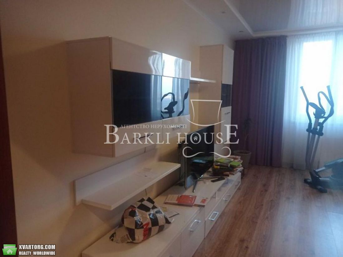 Rent out 4-room apartment. Киев,  Рижская — photo 7