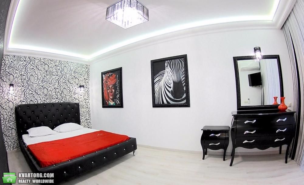 Rent out 2-room apartment. Киев,  Вышгородская — photo 4