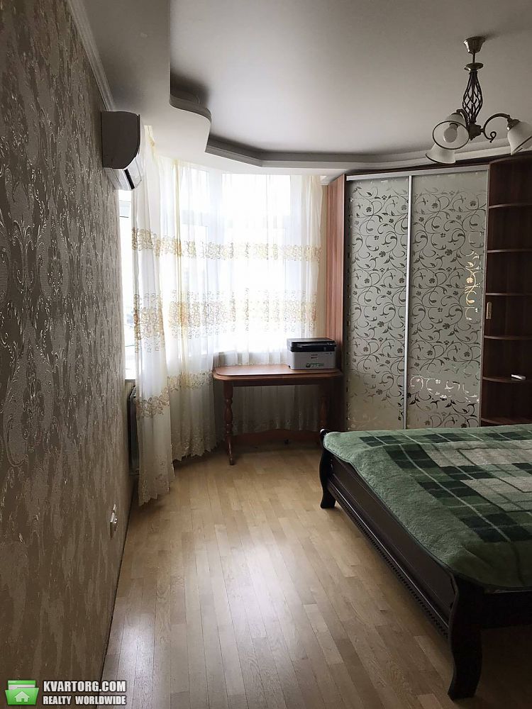 Sell 2-room apartment. Киев,  Краснопольская — photo 2