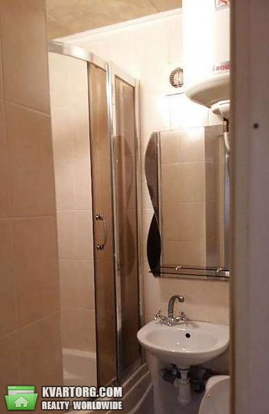 Rent out 1-room apartment. Киев, Нижнеюрковская — photo 2