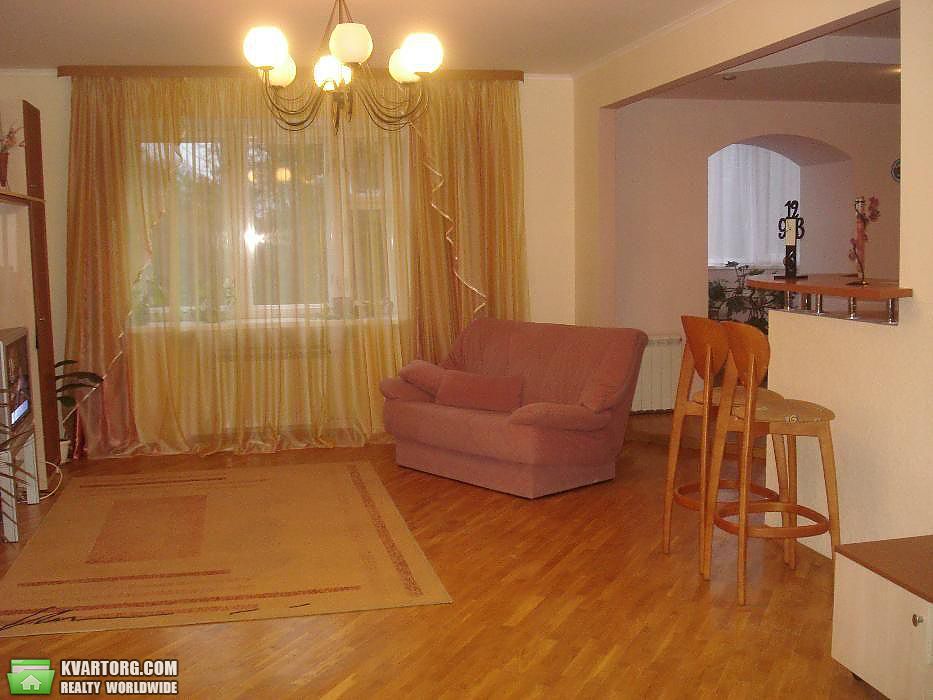 Rent out 3-room apartment. Киев,  Клиническая — photo 2