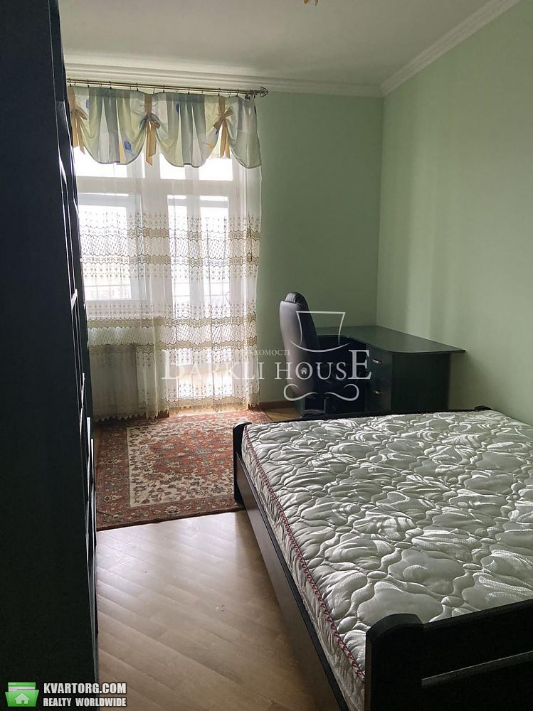 Rent out 3-room apartment. Киев,  Мельникова — photo 8