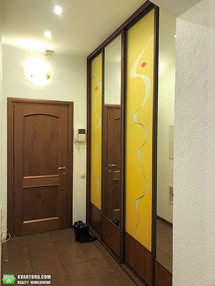 Rent out 3-room apartment. Киев,  Почайнинская — photo 7