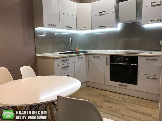 Rent out 2-room apartment. Киев,  Мельникова — photo 2