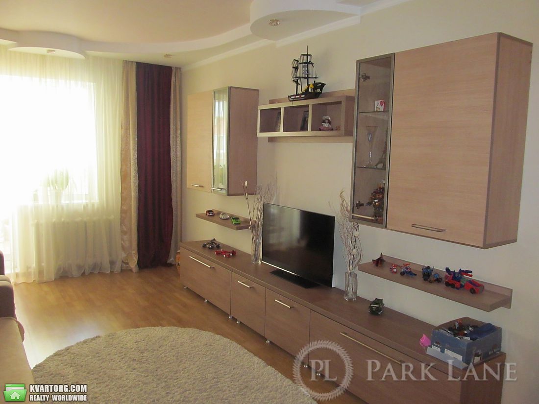 Sell 3-room apartment. Киев,  Урловская — photo 1