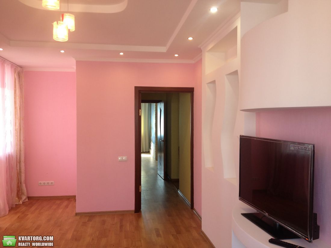 Rent out 3-room apartment. Киев,  Ревуцкого — photo 3