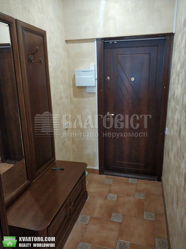 Rent out 3-room apartment. Киев,  Суворова — photo 1
