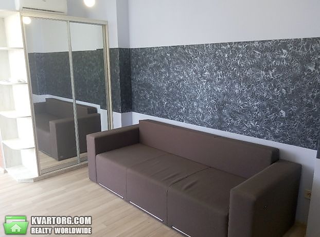 Rent out 2-room apartment. Киев,  Харьковское шоссе — photo 6