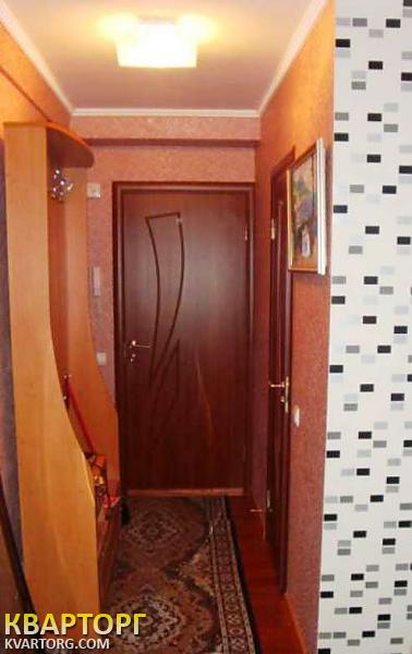 Rent out 2-room apartment. Киев,  Гната Юры — photo 1