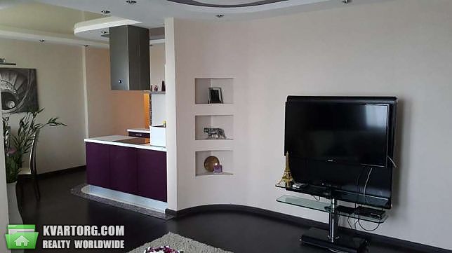 Rent out 2-room apartment. Киев,  Голосеевская — photo 2