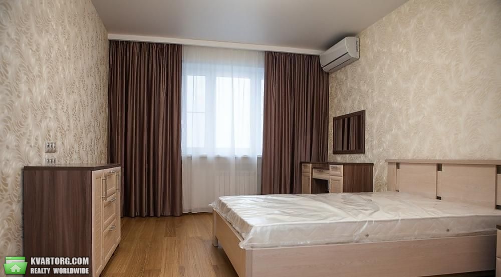 Rent out 2-room apartment. Киев,  Бажана — photo 9