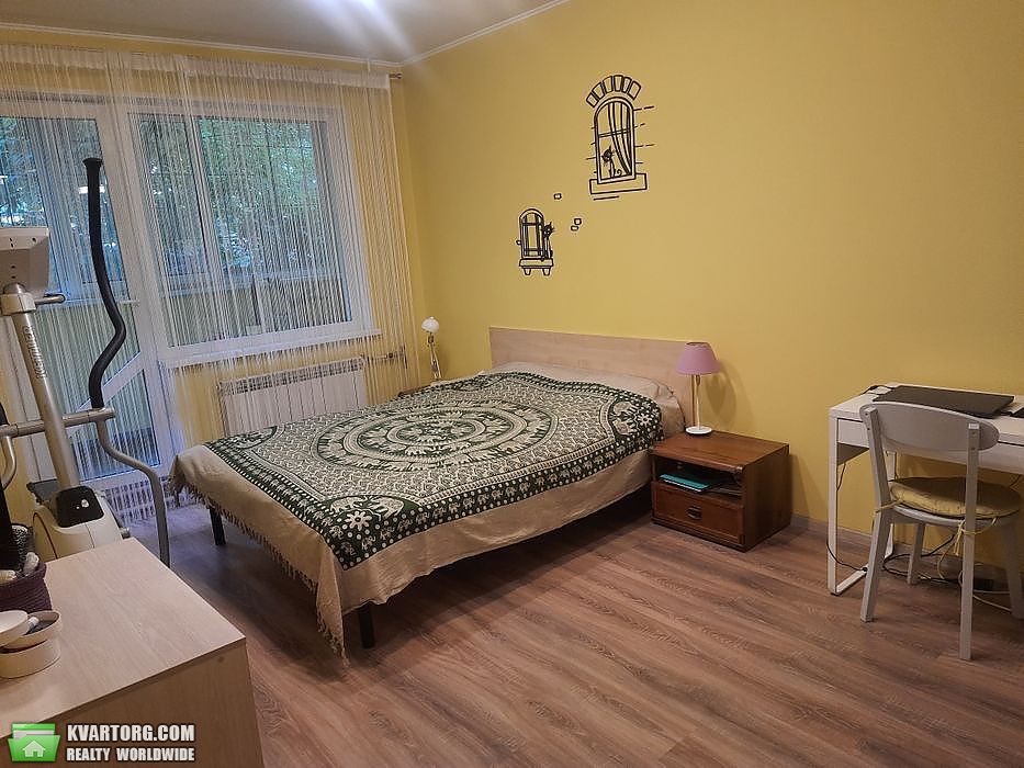 Sell 2-room apartment. Киев,  Захаровская — photo 1
