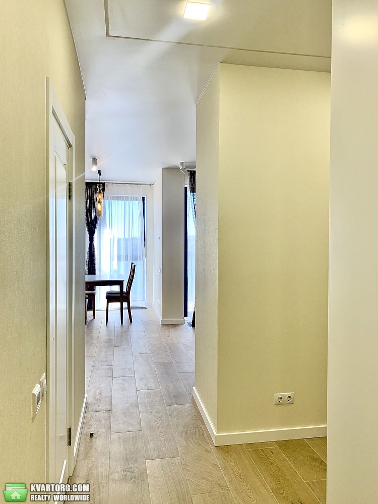 Rent out 2-room apartment. Киев, Набережно-Рибальська — photo 8