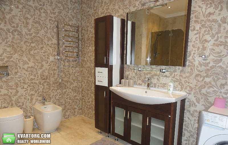 Rent out 3-room apartment. Киев,  Жилянская — photo 8