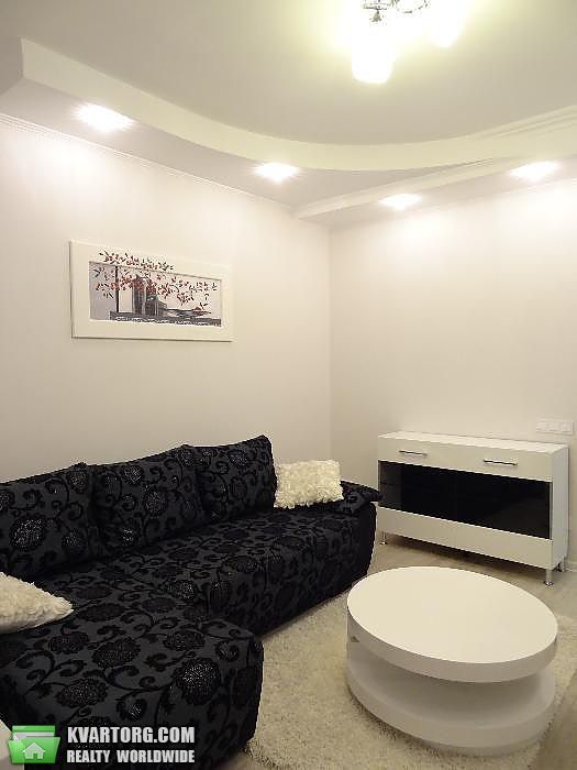 Rent out 1-room apartment. Киев,  Бажана — photo 1