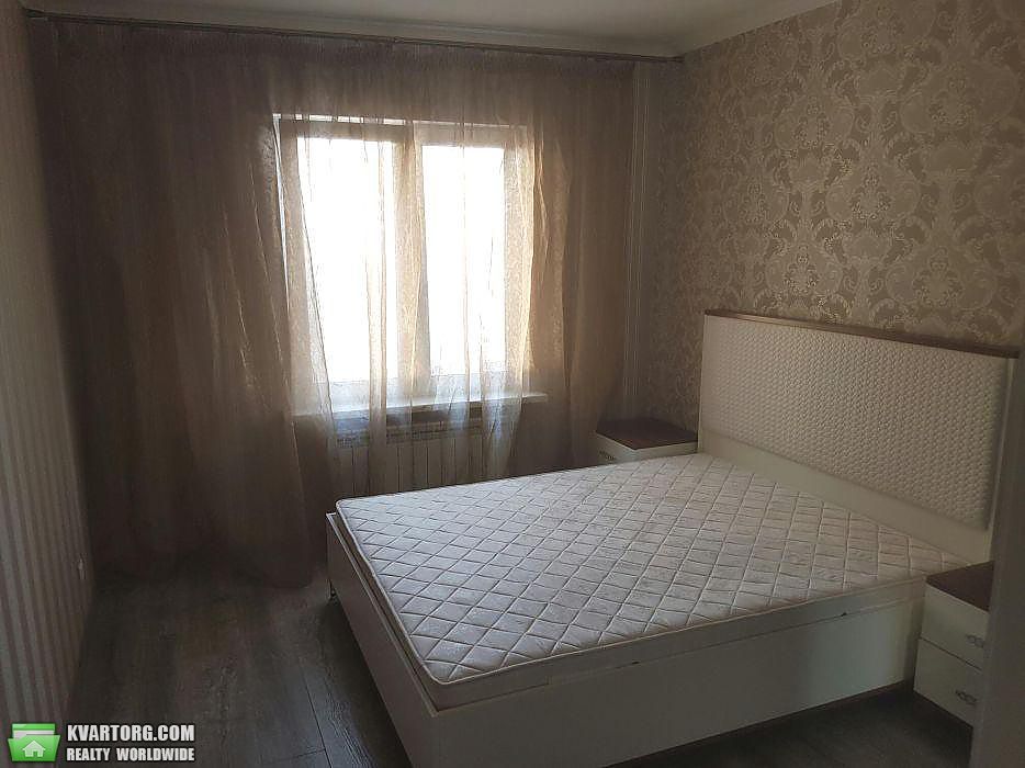 Rent out 3-room apartment. Киев,  Трутенко — photo 2